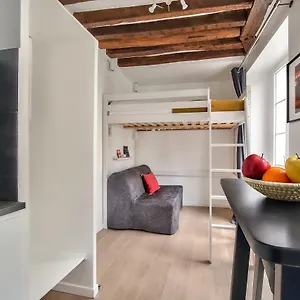 Apartment Lovely Mezzanine In The Heart Of 3m, Paris