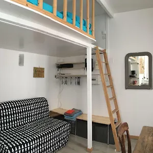 Maisonnette Sur Cour Parijs